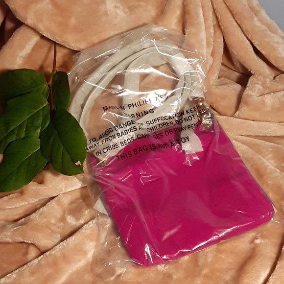 NWT Dooney & Bourke double Zip crossbody Fuschia - Picture 2 of 10